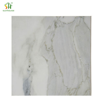 Un buon prezzo. 4x8 Melamina Legno compensato Eucalyptus Legno Core Personalizzato Per Arredamento Legno in linea