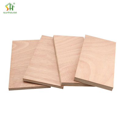 Un buon prezzo. Pannello decorativo in compensato melaminico laminato per uso interno ed esterno in linea