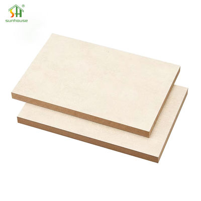 Un buon prezzo. MDF melaminico resistente all'umidità Pannello MDF melaminico per uso decorativo interno ed esterno in linea