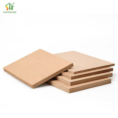 Un buon prezzo. MDF Melamina MDF Board Decorazione interna esterna Uso per applicazioni di costruzione di edifici in linea