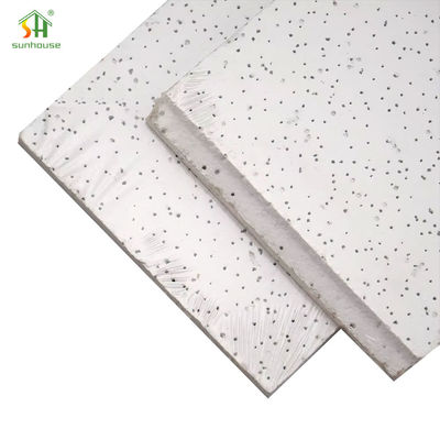 Un buon prezzo. Pannello per piastrelle per soffitto in fibra minerale resistente al fuoco per uso interno ed esterno in linea