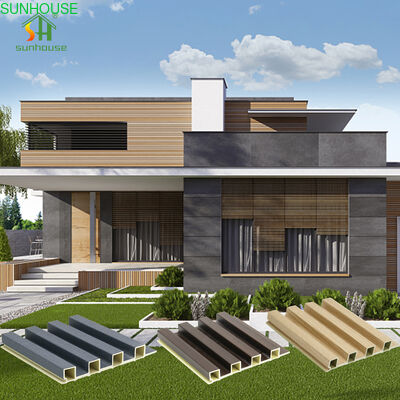 Un buon prezzo. Pannello a parete composito in legno e plastica resistente ai raggi UV in WPC per il design esterno di edifici moderni in linea